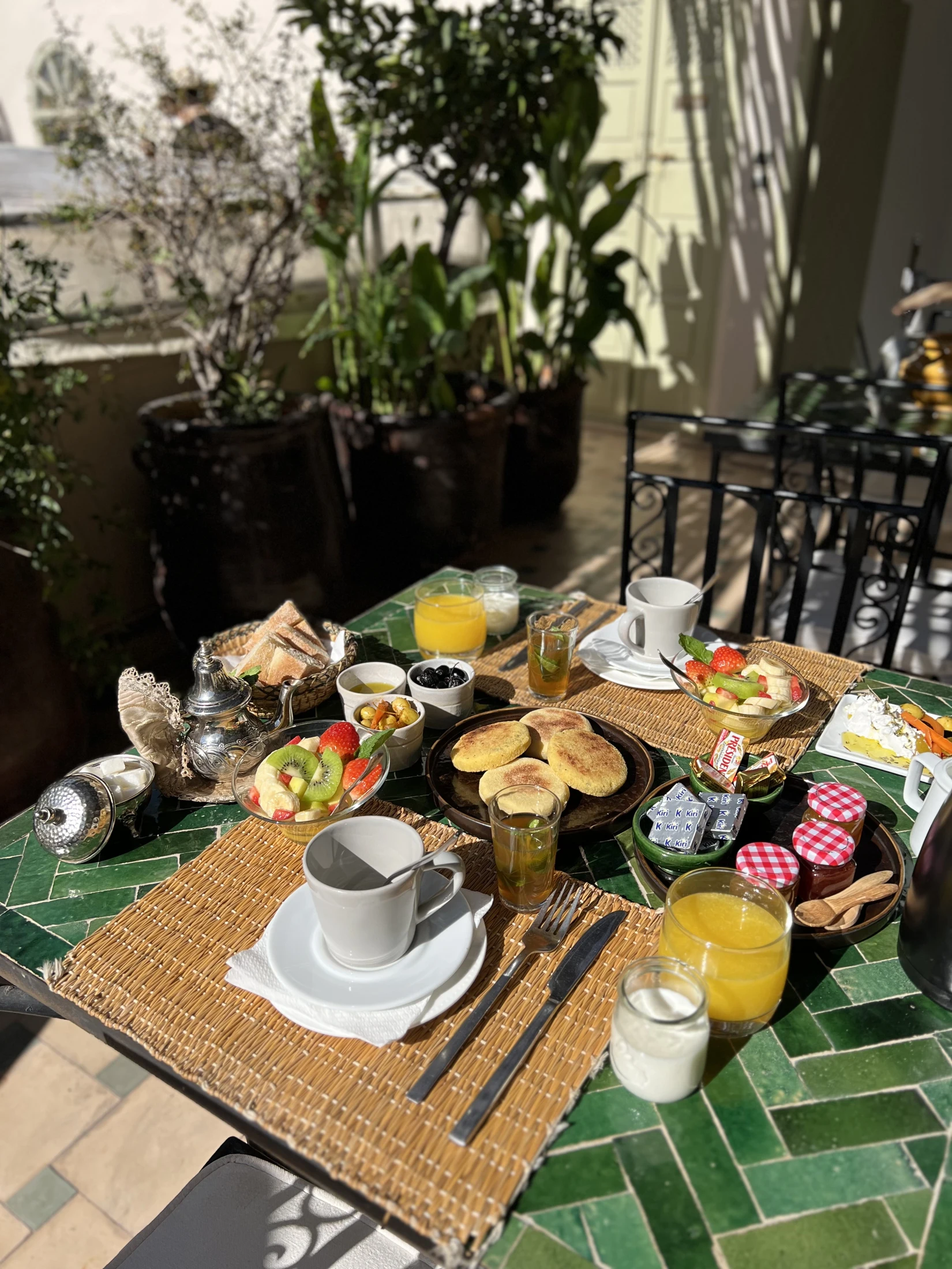 Riad Jona · rooftop breakfast